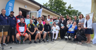 Jezdci na úvod hustopečské rally předali peníze potřebným