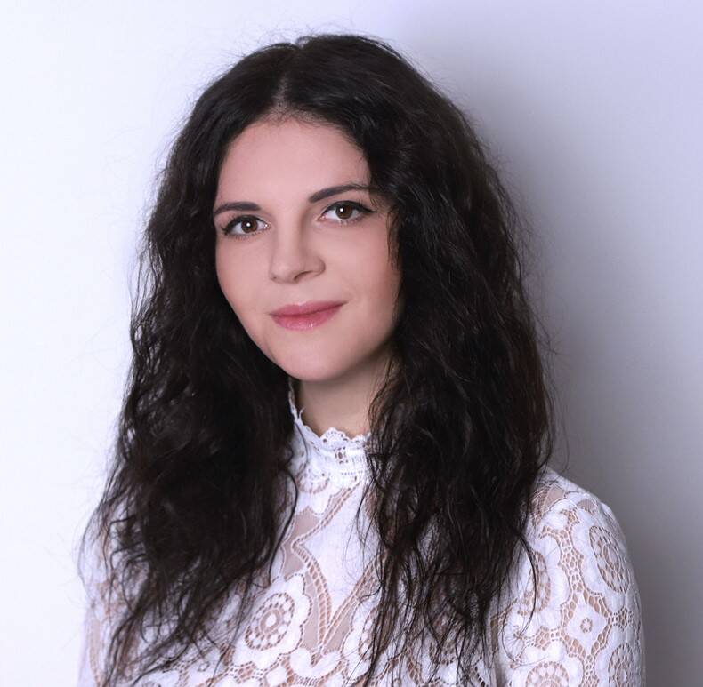 Mgr. Silvia Dostálová