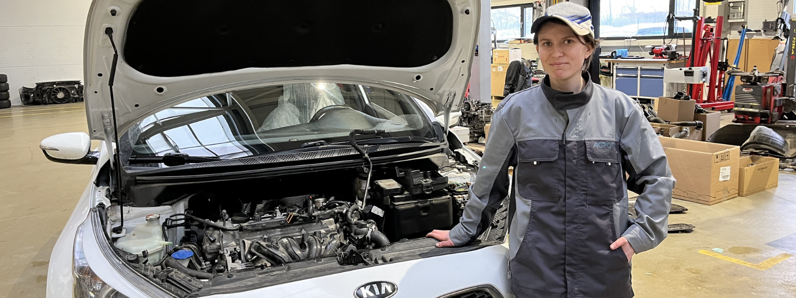 „Velká kola mě kolegové tahat nenechají,“ říká automechanička Lucie